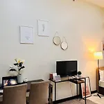 Comfy Condo In Malate For 4 - Admiral Baysuites