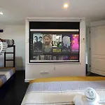 Jv Maximum Dwelling Experience In Central Bgc