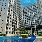 Staycation Near Mall Of Asia, Condotel With King Bed
