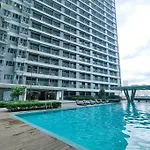 1Br Unit Condotel W Balcony Fame Residences -Fm42