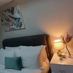 Newpointesuites 2 Uptown Bgc