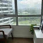 2 Bedroom Luxe Manila Golf View Loft In Bgc