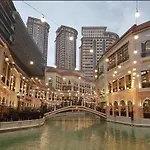 Luxury Apartment With Pa, Skyline View & Top Amenities