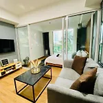 1 Bedroom Azure Beachview 3