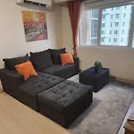 Elegant Family Retreat In The Heart Of Bgc