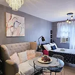Pet-Friendly Chic Stay Near Acacia Estates & Bgc