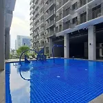Cozy Condo Stay Near Moa