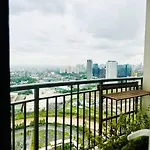 Elegant 2Br Condo With Balcony Wifi & Pool In Qc