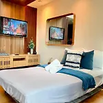 Avant At The Fort Bgc 1Br Loft With Golf Course View
