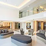 Cozy Makati Condo Getaway With Balcony