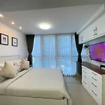 Cozy Place With Lots Of Storage