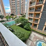Staycation In Venice Residences Mckinley With Balcony