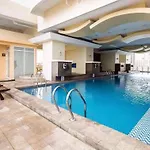 Explore Manila, Trendy 1Br Unit In Prime Location