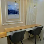 Cozy Apartment Near Airport In Shore 3