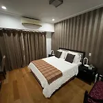 2 Bedroom Greenbelt Home - Longterm Stay Only