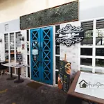 Aussie Shack - 2Br Modern Condo With Skyline View