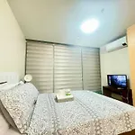 Luxurious Place In Uptown Bgc