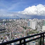 Staycation In Makati, Gramercy 56Th Flr, Facing The City And Rockwell
