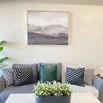Bayview 2Br Family Suite In Uptown Bgc Near Mall