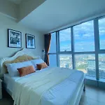 Bayview 2Br Family Suite In Uptown Bgc Near Mall