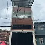 Spacious 1 Bedroom Home With Roofdeck In Malabon