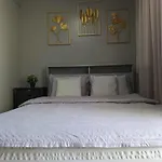 Skyview Condotel Free Wifi&Netflix Near Moa&Naia