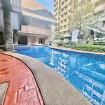 King Bed Suite At Pine Crest #T3-439 Near Mall