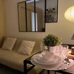Makati High Rise 1 Bedroom Condo With Balcony