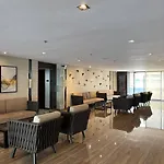 R7 Premier Suites - 1 Bedroom In Air Residences