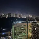 Luxury Bohemian Condo Venice Canal Mall & Bgc Views