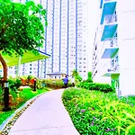Grass Residences Malls Pools & Gardens Sm North Qc Mla