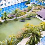 1Bedroom With Balcony Facing Pool Near Moa