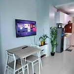 15Th Floor Cozy Studio Unit With Netflix, Ac And Free Wifi In Mplace