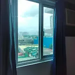 15Th Floor Cozy Studio Unit With Netflix, Ac And Free Wifi In Mplace