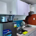 15Th Floor Cozy Studio Unit With Netflix, Ac And Free Wifi In Mplace