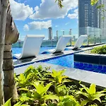Eastwood Global Plaza Luxury 1Bed Room With 2 Toilets And Laundry Room