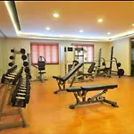 Modern Luxury Condo In Mckinley