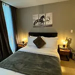 One Uptown Stylish Retro Suite