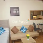 Cozy Studio With Free Wifi & Netflix Near Airport-Crq-1
