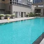 5-Mins Sm Aura Cozy 2Br Free Parking