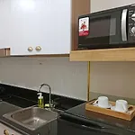 Homefort Twin Bed Suite - Red Residences Makati 1146