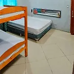Reddoorz At V-Cat Apartelle Sampaloc Manila