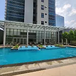 Pristine & Cozy Stay At Uptown Mall Bgc Across Mitsukoshi With Free Parking