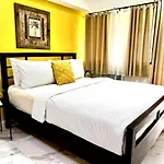 New! Studio With Balcony & Park View In Greenbelt
