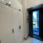 Homestay Crib