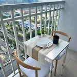 Condo Unit Near Moa, Picc, Us Embassy And Airport