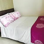 De Luxe, Standard And Studio Suites -The Breeze Residences-Close To Airport,Mall Of Asia, Us Embassy
