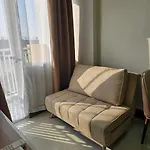 Stunning 2 Bedroom Near Airport