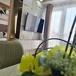 Stunning 2 Bedroom Near Airport