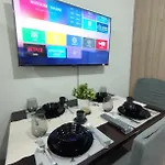Cozy Apartment In Mall Of Asia